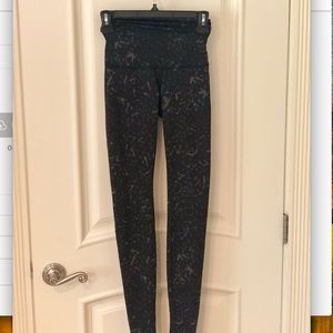 Lululemon rare high rise charcoal print leggings